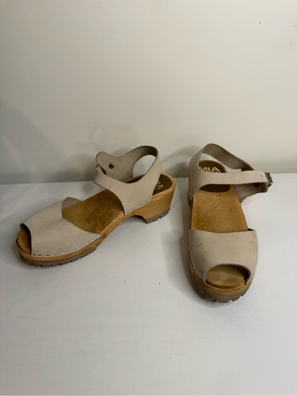 MIA Swedish Wooden Clog‎ Sandals Cream Suede Size 40
